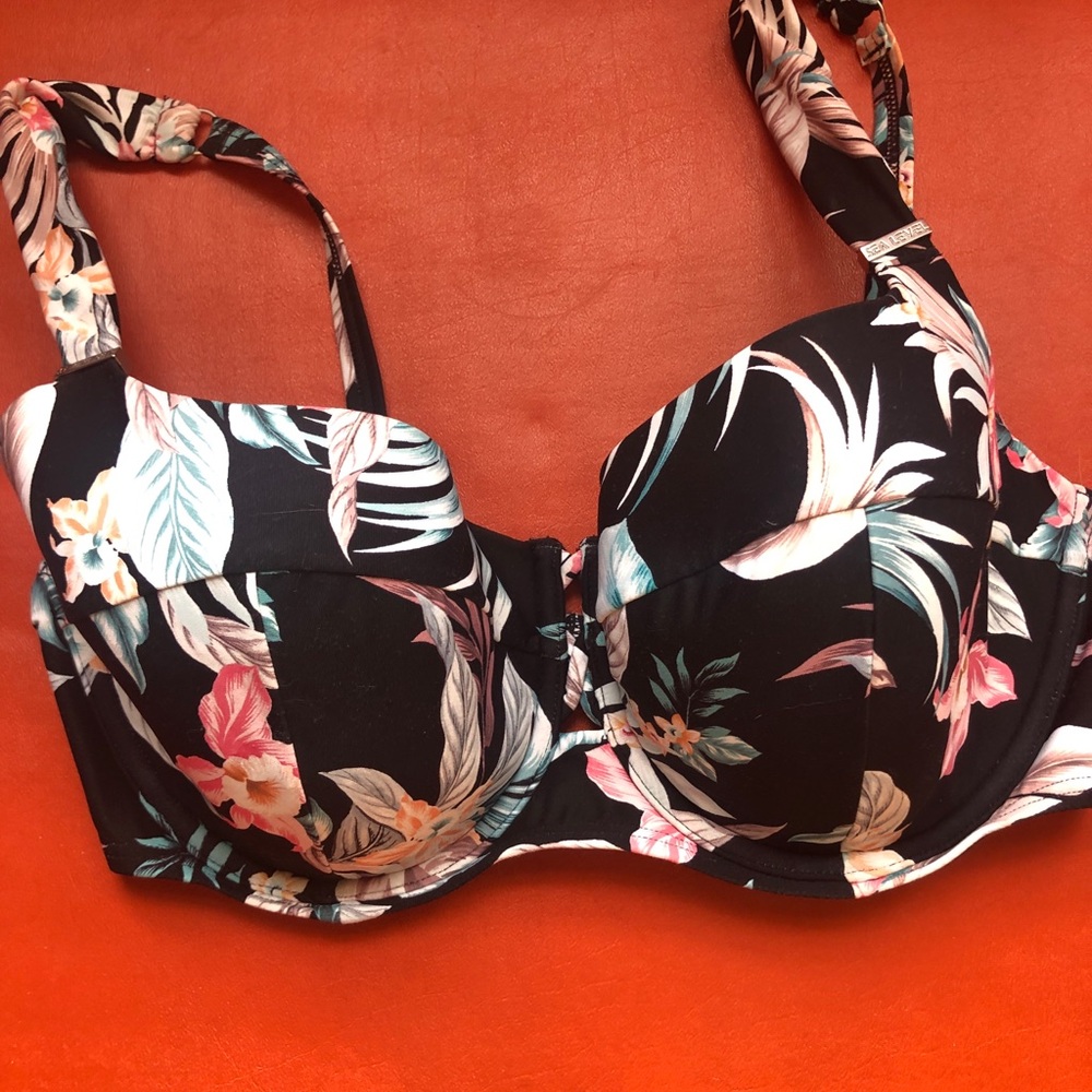 Sea Level Swim Underwire Bra Bikini top Black Kalani print US Size 8, cup F